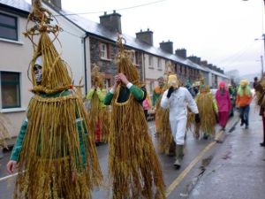 st-stephens-day-green-goldparade-dingle-ireland+1152_13326480249-tpfil02aw-19422